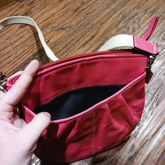 Coach Raspberry (Pink) Swingpack - Picture 4 of 5